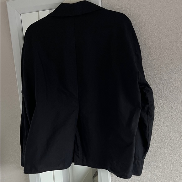 Djerf Avenue Breezy Women's button up shirt with slit in back. - Picture 4 of 4